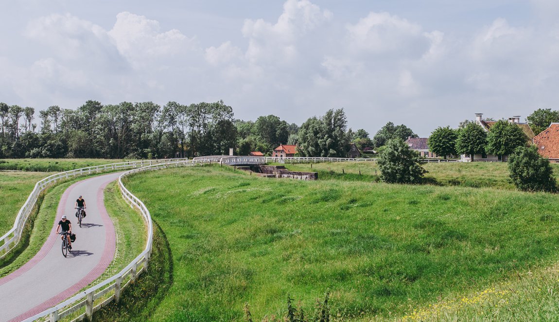 Couple on the bike in Aduarderzijl 